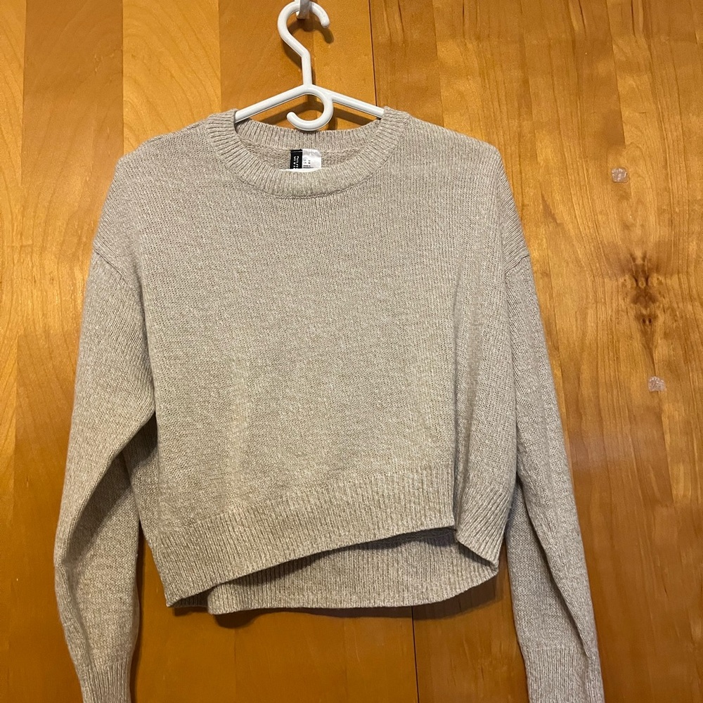 H&M beige knitted/crocheted lightweight sweatshirt top